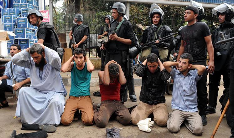 هيومان رايتس: القضاء المصري يفشل في توفير العدالة لضحايا القمع