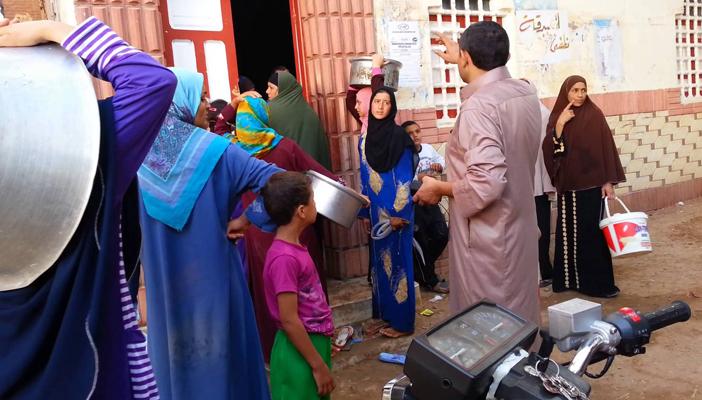 الغضب يسود بين أهالي أسيوط بسبب الانقطاع المتكرر لمياه الشرب