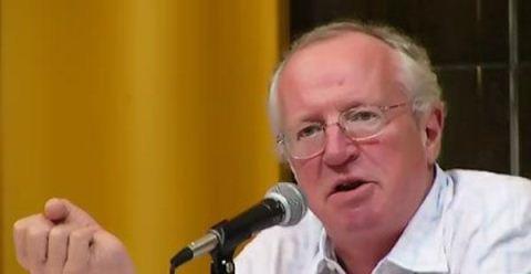 “روبرت فيسك”:”رابعة” جريمة حرب ضد الإنسانية