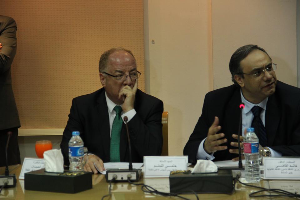 أسئلة مشهد لا لزوم له – فهمي هويدي