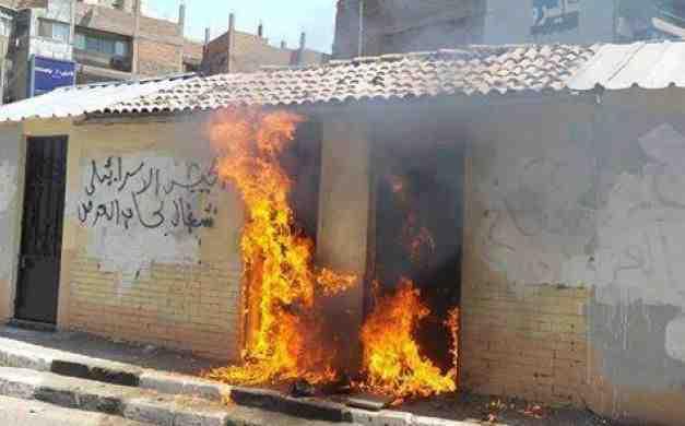 عاجل| ثوار غاضبون يحرقون نقطة مرور أول فيصل