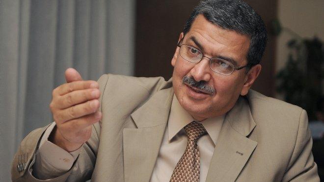 الولي يواجه مسئول الشئون القانونية بالأهرام