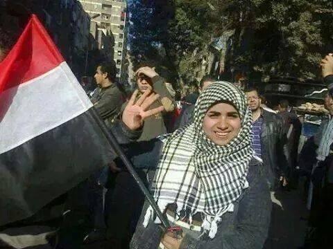 بلطجية وعناصر أمنية يعتدون على جنازة الشهيدة “إيمان أحمد”