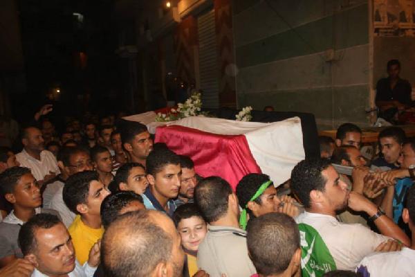 أبناء أبو كبير بالشرقية يشيعون شهيد مجزرة أبو زعبل