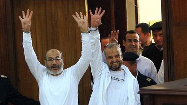 مصدر: البلتاجي وحجازي طعنا على حبسهما في إهانة القضاء