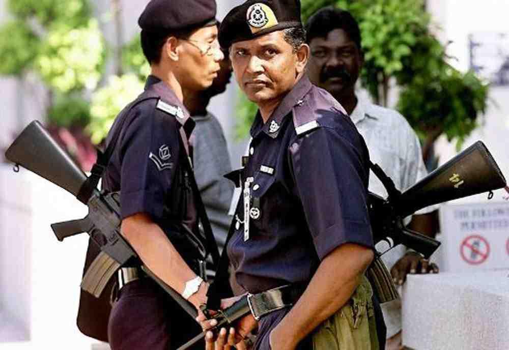 الشرطة الماليزية تعتقل عشرة أشخاص بتهمة ارتباطهم بـ”تنظيم الدولة”