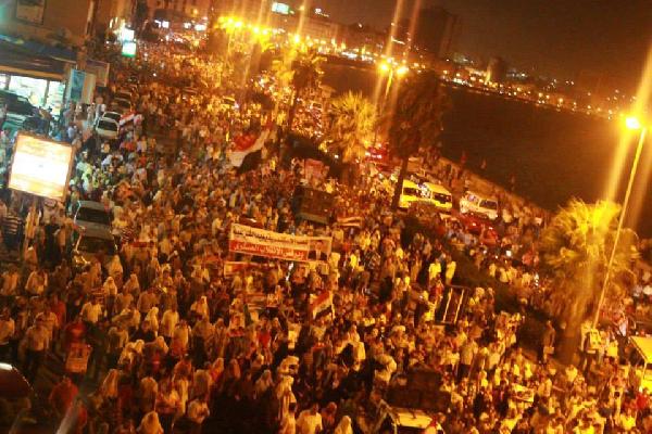 بث مباشر لتظاهرات رافضي الانقلاب بالخارجة