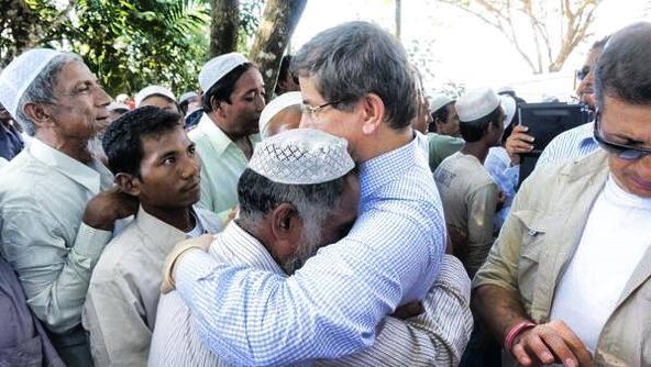 فيديو | رئيس وزراء تركيا الجديد.. صديق اللاجئين وضحايا الحروب