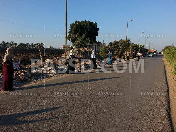 سلسلة بشرية لـ”طلاب ضد الانقلاب” بسلمنت في الشرقية