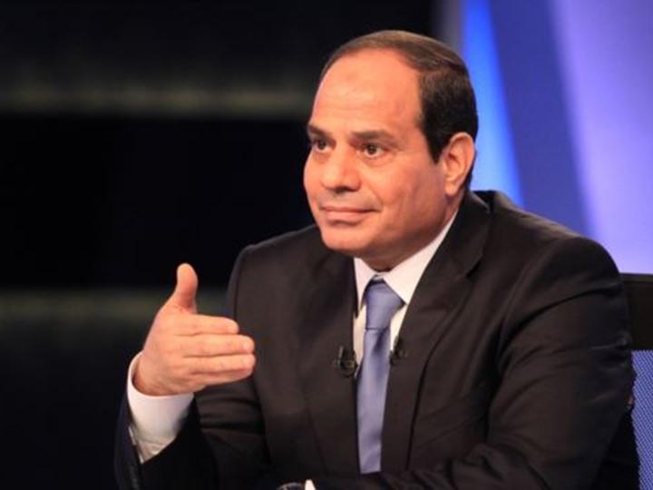 وائل عباس: السيسي سيفرض ضريبة على دخول الحمام