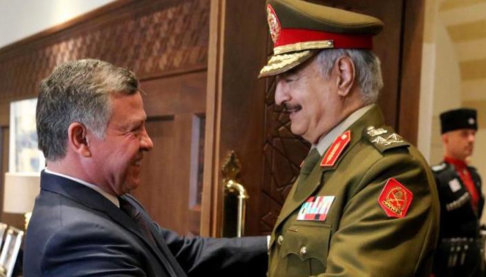 حفتر يصل الأردن لبحث تطورات الأوضاع في المنطقة