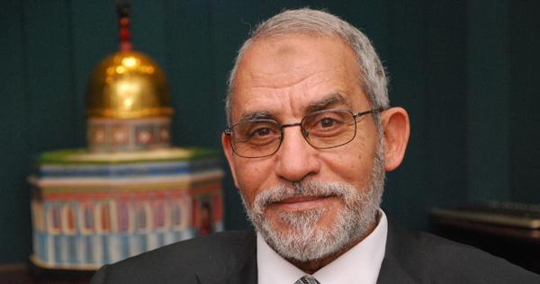 حبس بديع 15 يوماً بتهمة تعذيب مواطنين بـ «رابعة»