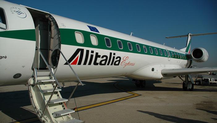 تعطل طائرة روما بمطار القاهرة بسبب عطل فني