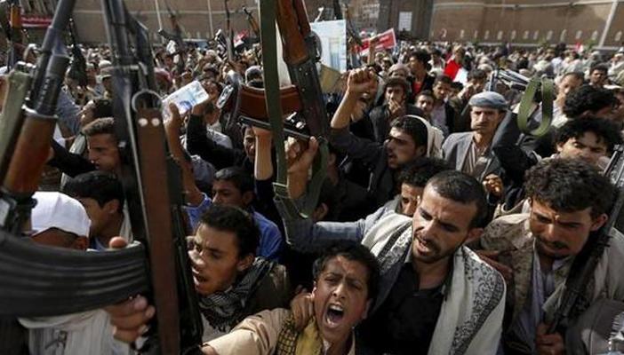 مسلحو الحوثي يقتحمون جامعة صنعاء.. والتحالف يكثف غاراته