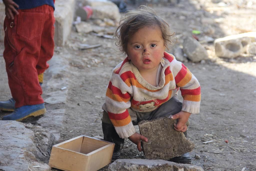 بالصور.. أطفال سوريا براءة أصابتها الشيخوخة