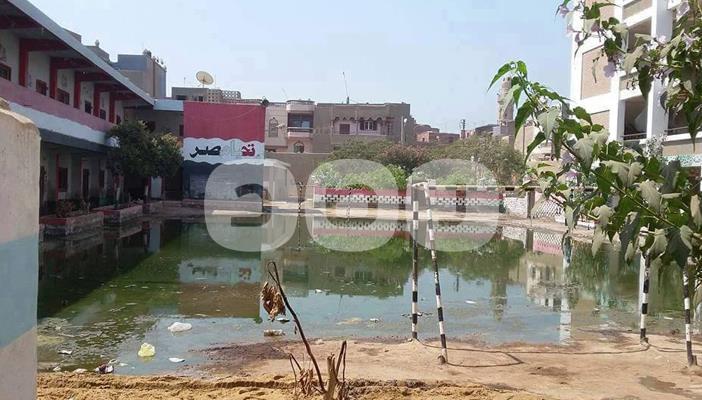 مياه الصرف تغرق مدارس بني سويف.. والأهالي: “هنودى ولادنا فين؟”