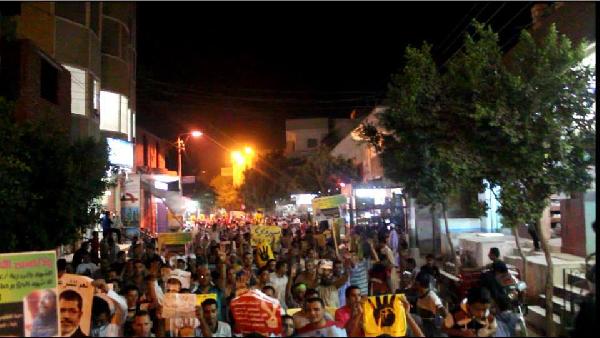 المئات من أهالي شبين القناطر في مسيرة ليلية لرفض الانقلاب