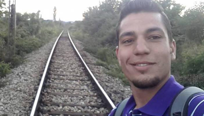 قصة الشاب السوري الذي هرب من تركيا لليونان سابحًا في مياه البحر