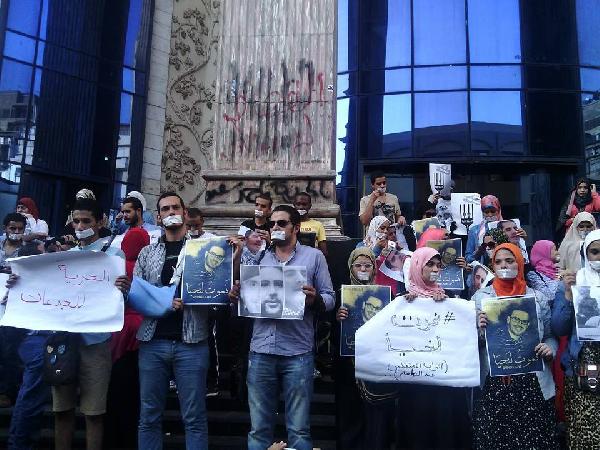 وقفة أمام نقابة الصحفيين تضامنًا مع المعتقلين المضربين عن الطعام