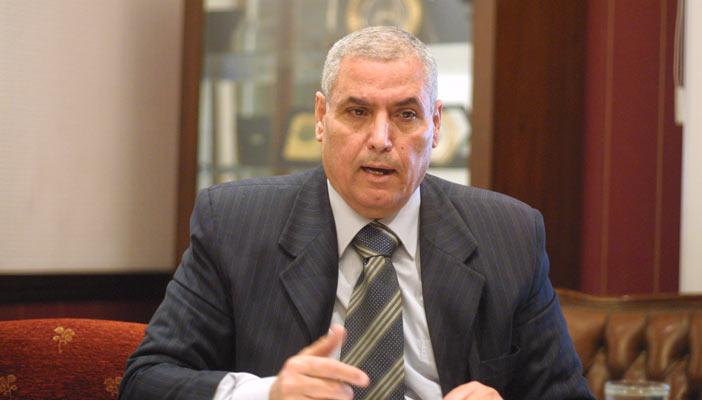 فؤاد راشد ساخرًا: القانون المصري عنده شعرة ساعة تروح وساعة تيجي