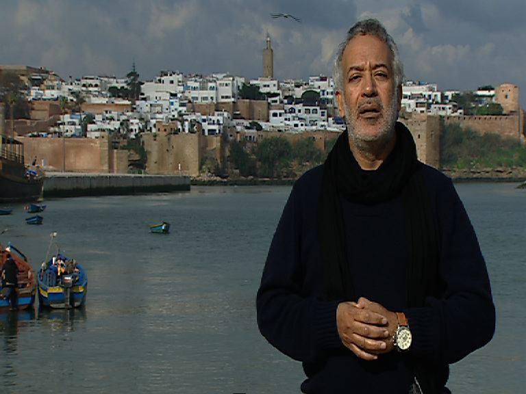 أسعد طه يطرح أسئلة تكشف تناقض السياسيين في مصر