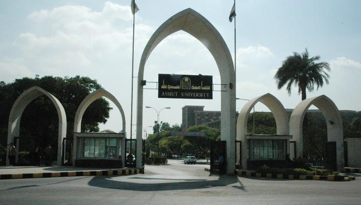 تعيين عمداء بكليتي الآداب والزراعة بجامعة أسيوط