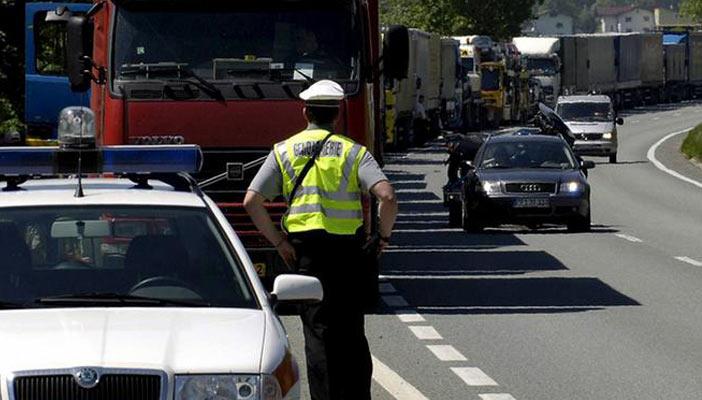 العثور على جثث عشرات المهاجرين في شاحنة بالنمسا