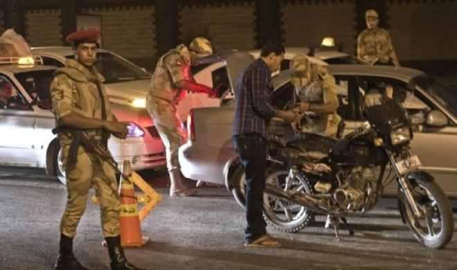 أ.ب: حظر التجوال في القاهرة كابوس