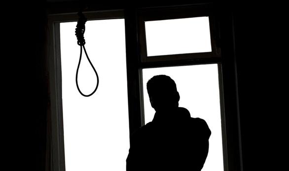 النيابة تبدأ التحقيق في واقعة انتحار نجل هبة السويدي