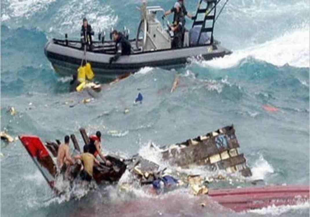 انتشال أكثر من 80 غريقاً قبالة السواحل الليبية