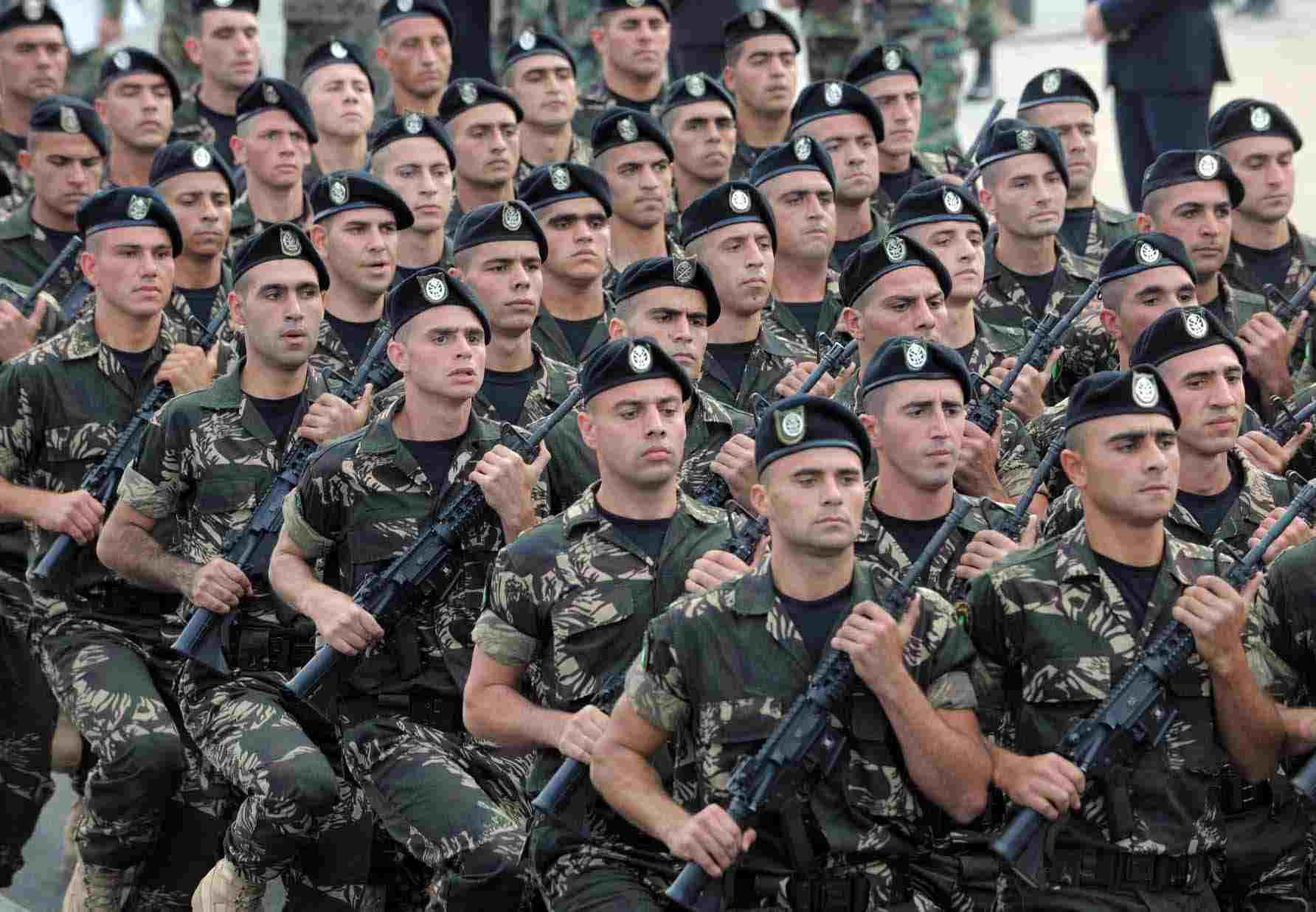 بالفيديو.. الإيطاليون يدربون عسكر لبنان علي التعامل مع الاضطرابات