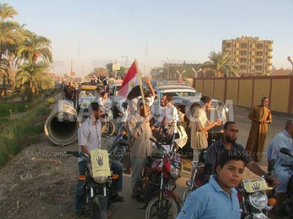 مسيرة حاشدة بـ”التكاتك” لرفض الانقلاب بأسيوط