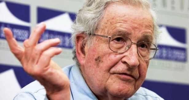 تشومسكي: المصريون لم ينسحبوا إلى القوقعة بعد الانقلاب