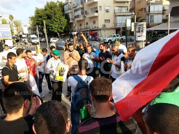 وقفة لـ”اقرأ” و”القلم” أمام سفارة مصر بتل الربيع ضد الانقلاب