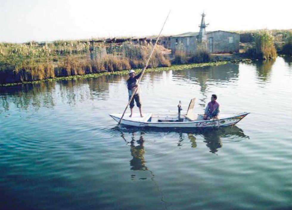 بحيرة إدكو بـ”البحيرة” يلتهمها محتكرو المزارع السمكية