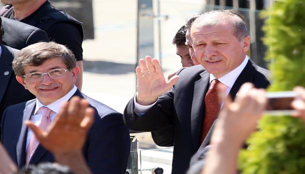 حكومة أوغلو: سنعمل من أجل تقدم تركيا