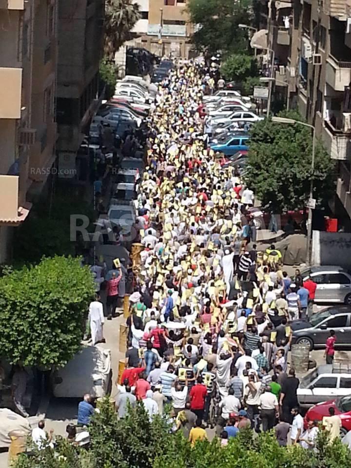 مسيرة  تجوب حدائق القبة في جمعة الحسم