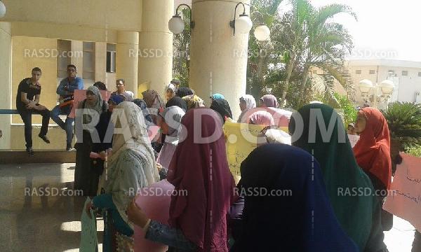 مسيرة لطالبات حلون تنديدًا بحكم إعدام على زميلهم