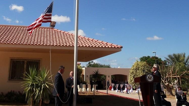 فيديو|لحظة اقتحام الثوار للسفارة الأمريكية بطرابلس