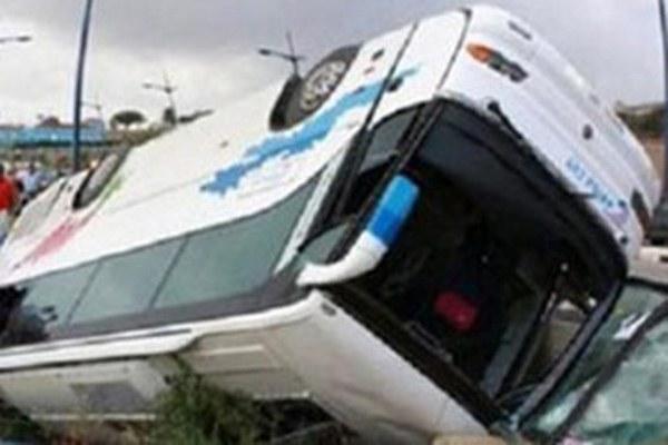 إصابة 42 في انقلاب أتوبيس نقل عام بالبحر الأحمر