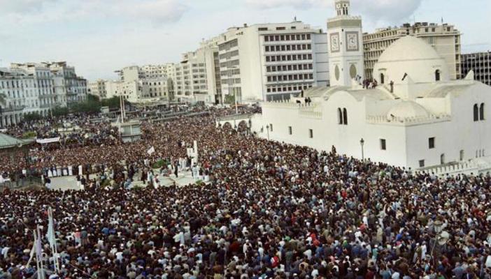 حركة “مجتمع السلم” تطالب حكومة الجزائر بالتغيير