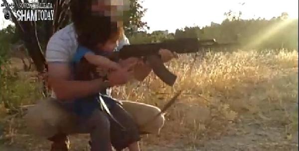 فيديو | كيف تربي “داعش” أطفالها