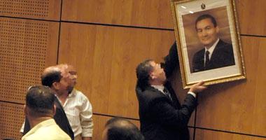 تأجيل رفع اسم وصورة المخلوع وزوجتة  لـ5نوفمبر