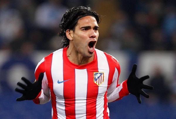 “فالكاو” إلى مانشستر يونايتد بعد مد فترة الانتقالات