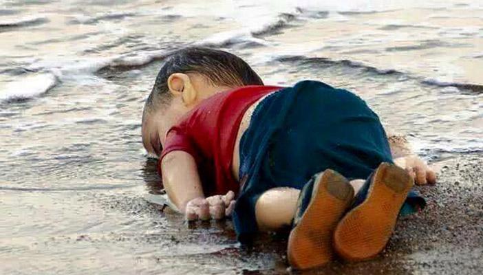 “الإندبندنت”: إن لم يتغير موقف أوروبا من اللاجئين الآن.. فمتى؟