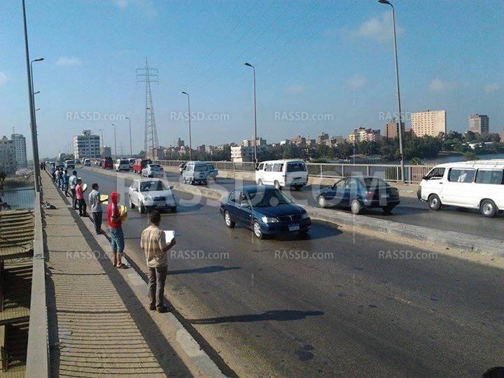 سلسة بشرية لشباب ضد الانقلاب بطلجا