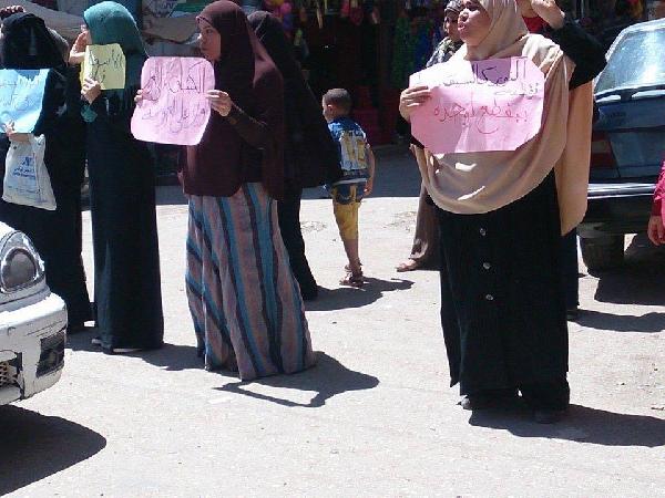 فتيات “ضنك” بالفيوم ينددن بغلاء الأسعار