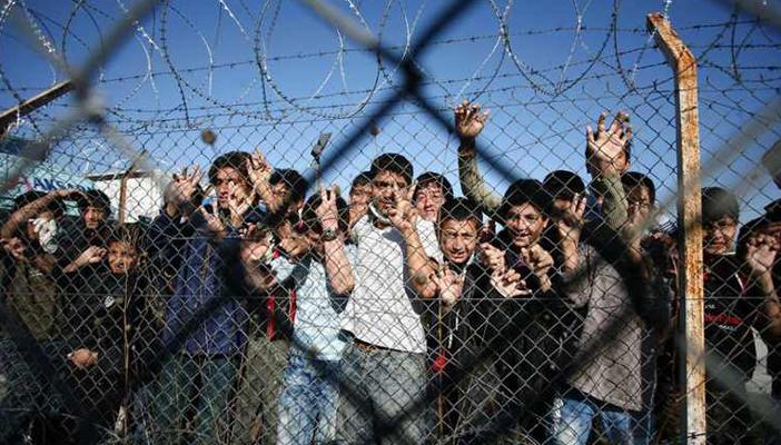 الإندبندنت: 5 طرق عملية لمساعدة اللاجئين السوريين في أوروبا