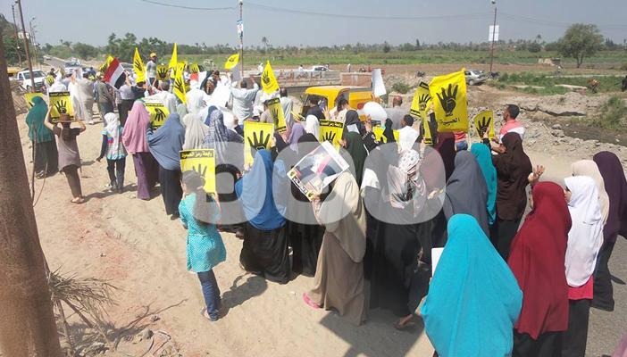 بالصور.. عشرات الفعاليات الثورية  في جمعة” الثورة تلبي مطالب الجماهير”