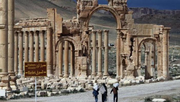 “تنظيم الدولة” يفجر ثلاث مدافن برجية أثرية في مدينة تدمر